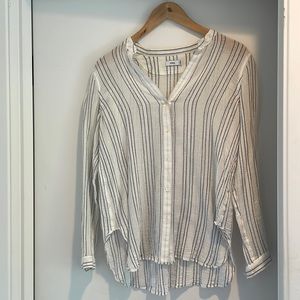 Vince lightweight tunic/blouse in size 4. In grey and white stripes.